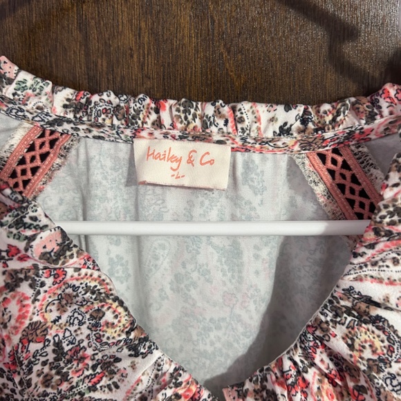 Gently worn boutique style clothes. - Picture 7 of 7